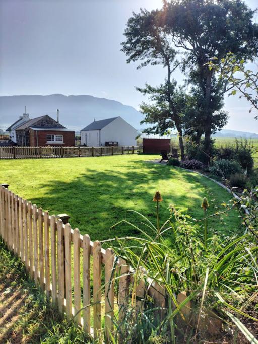 Ballymultimber Cottages - Mountain Views Near Beach Limavady Kültér fotó